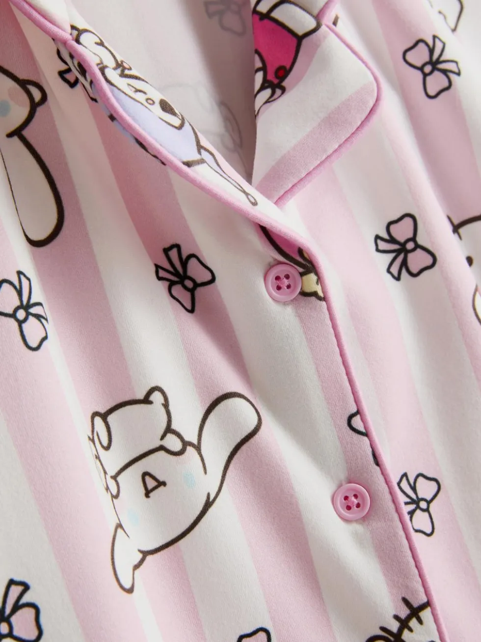 5–15 Jahre | Kurzer „Hello Kitty and Friends“ Schlafanzug