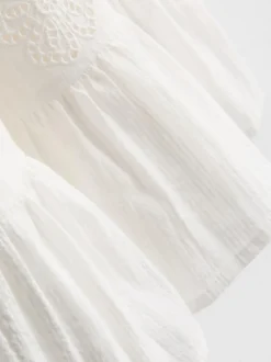 1,5–9 Jahre | Stufenkleid mit Lochstickerei