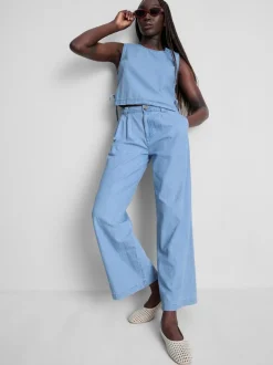 Jeans aus Baumwoll-Denim mit weitem Bein und Bundfalten