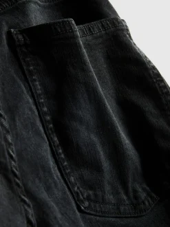 Jeansshorts in gerader Passform