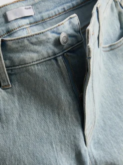 Jeansshorts mit mittlerer Leibhöhe und umgeschlagenem Saum