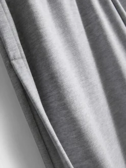 Jogginghose mit hohem Baumwollanteil und weitem Bein