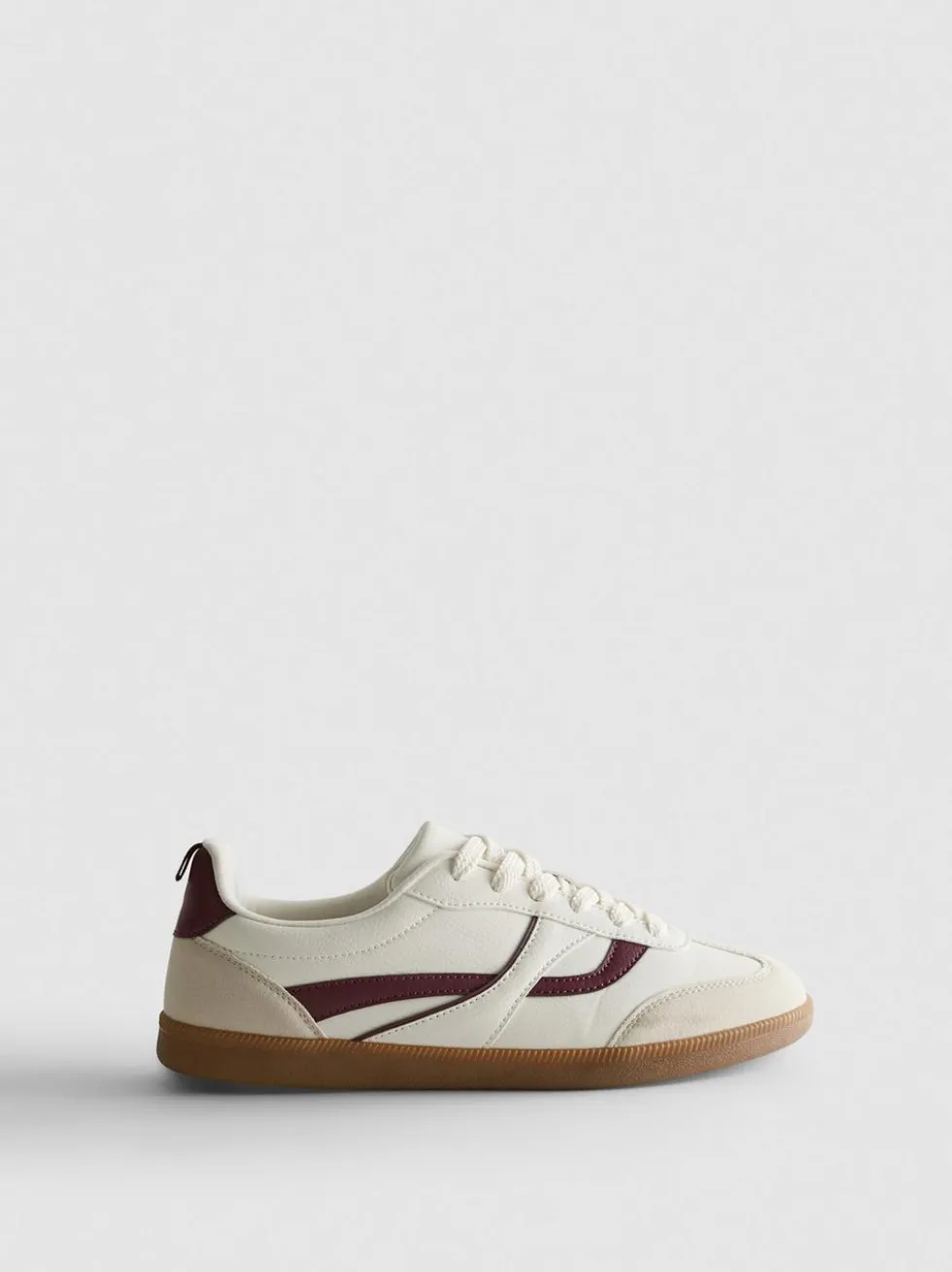 Klassische „By Coleen“ Low-Top-Sneaker mit Gummisohle