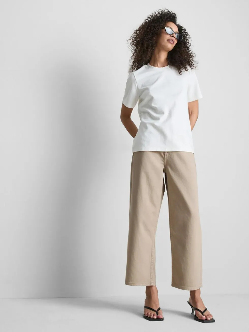 Kurze Jeans mit weitem Bein