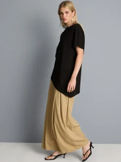 Langes, asymmetrisches Baumwoll-T-Shirt