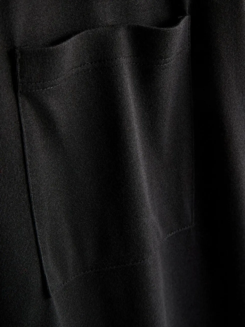 Langes T-Shirt mit aufgesetzter Tasche