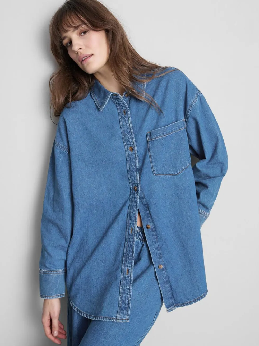 Legers Denim-Hemd aus Baumwolle
