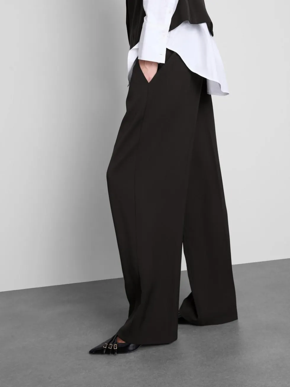 „Lila“ Hose mit geradem Bein