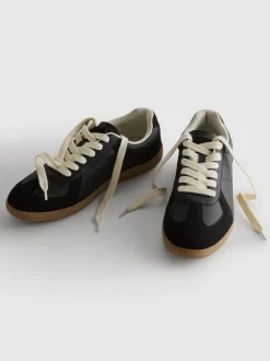 Low-Top-Sneaker