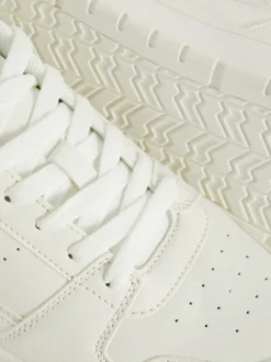 Low-Top-Sneaker