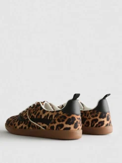 Low-Top-Sneaker mit Gummisohle und Leopardenmuster