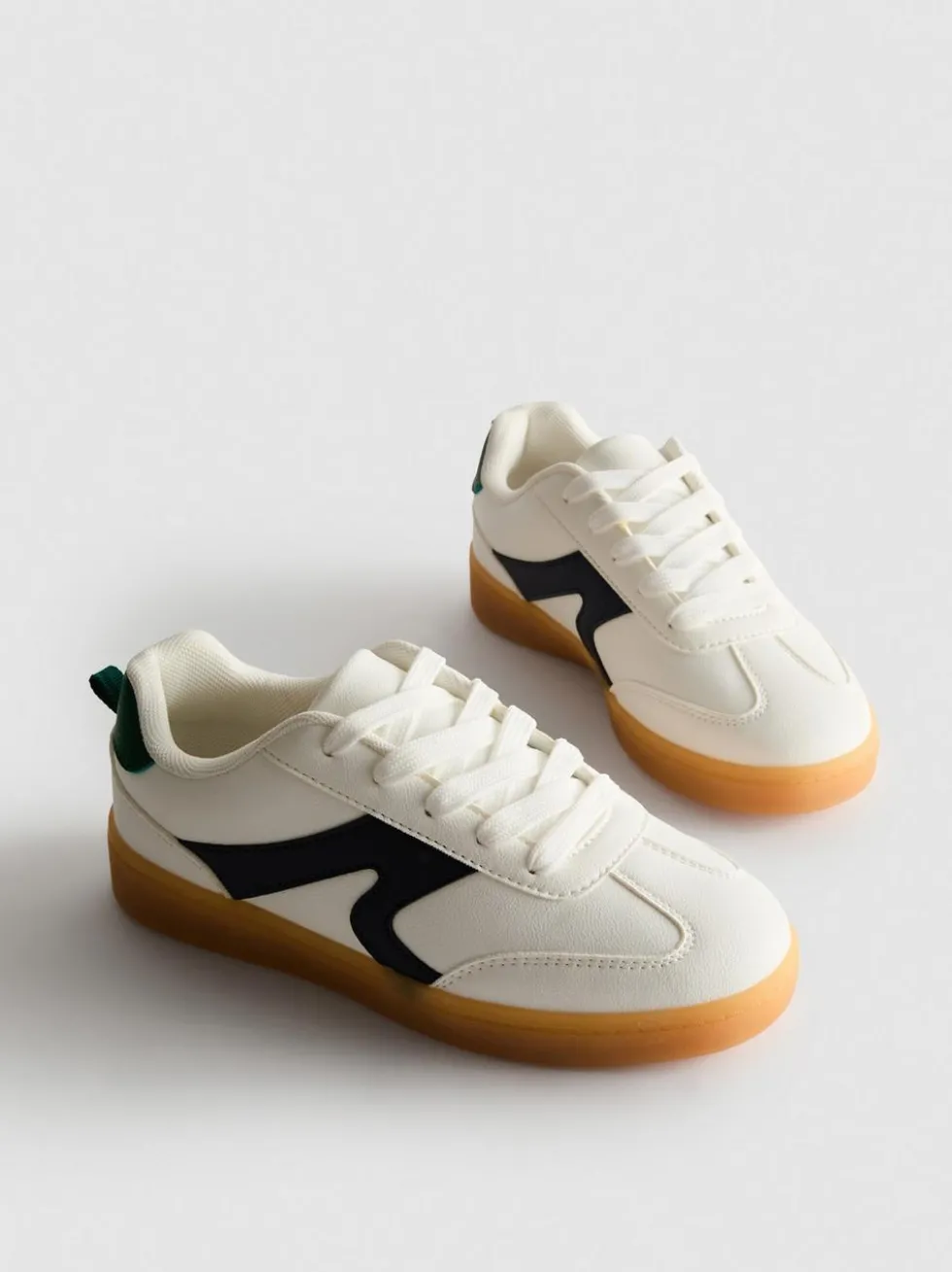 Low-Top-Sneaker mit Gummisohle