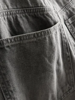 Lässige Jeans mit geradem Bein und mittlerer Leibhöhe