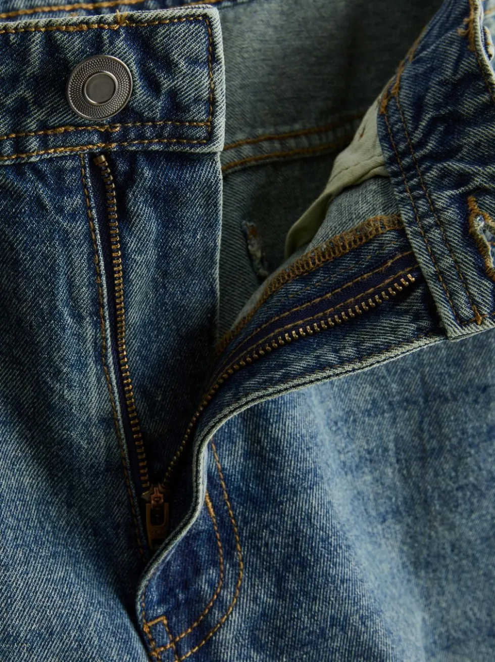 Lässige Jeans mit geradem Bein und mittlerer Leibhöhe