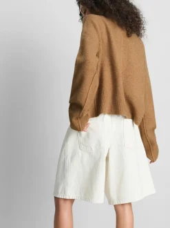 Lässiger, gestrickter Cardigan mit Rundhalsausschnitt