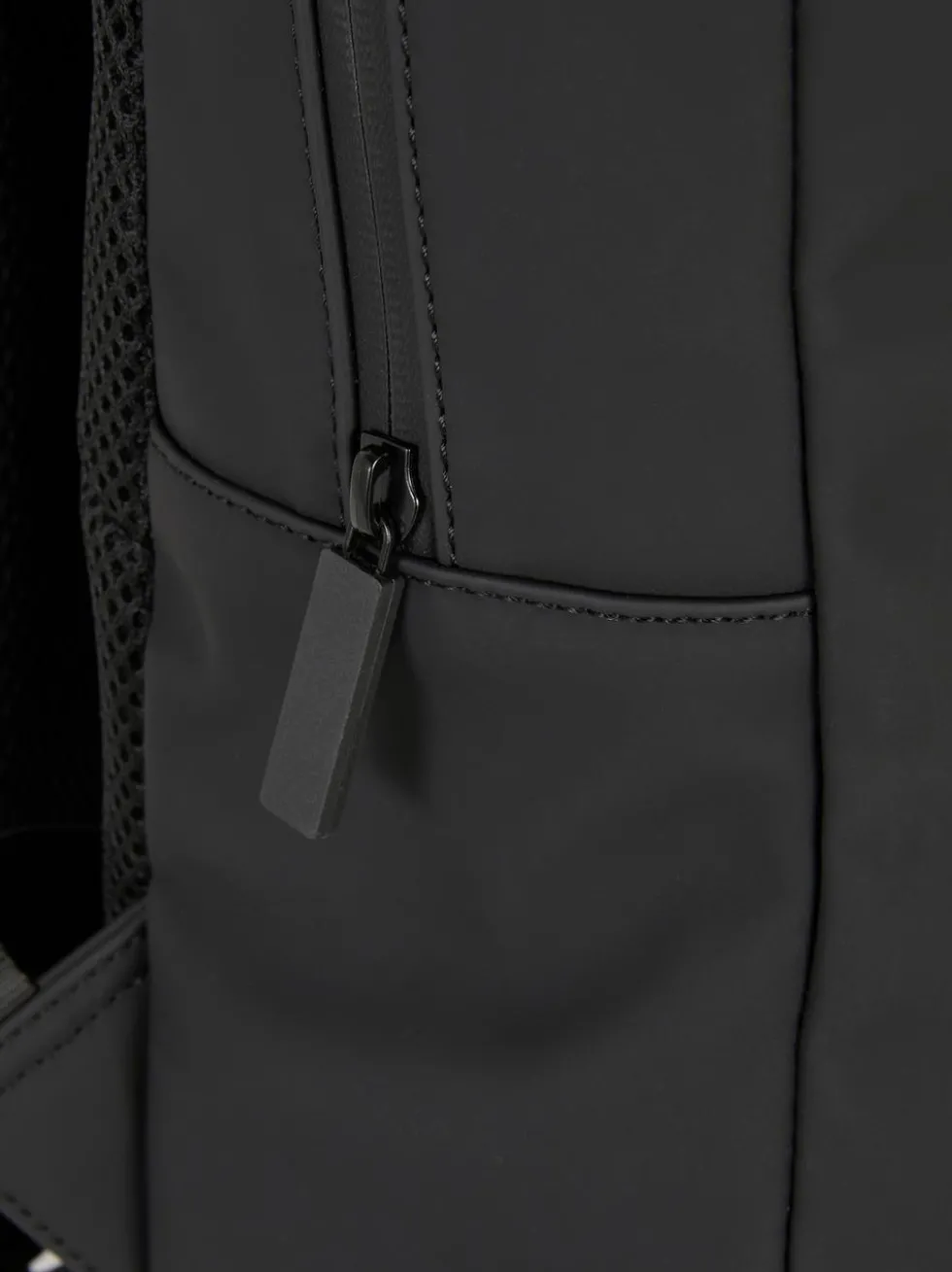 Lässiger Rucksack mit Reißverschluss