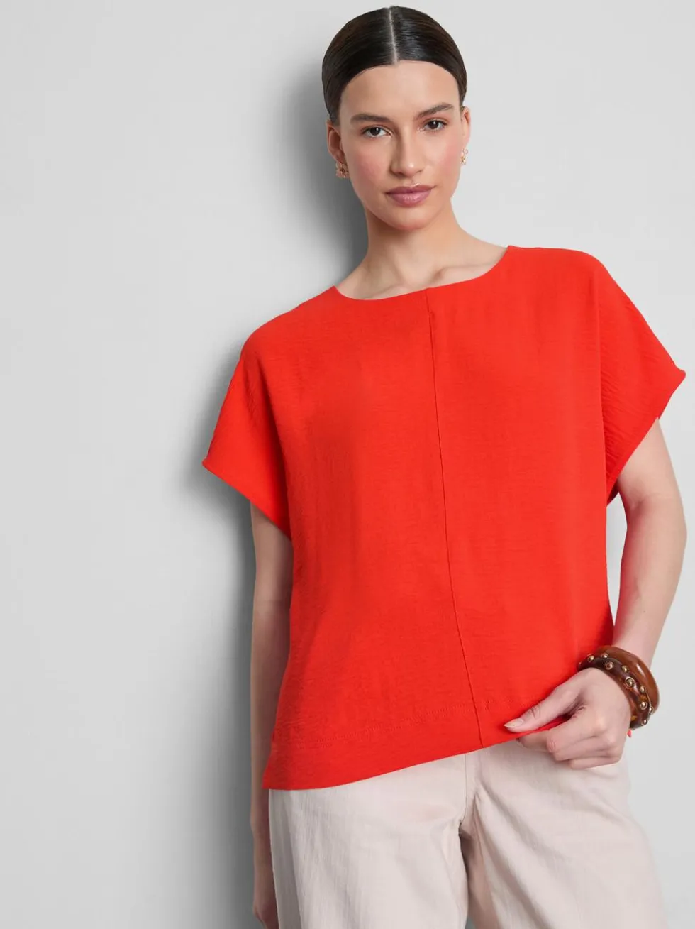 Lässiges Rundhalsshirt aus atmungsaktivem Stoff