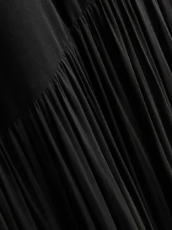 Midikleid mit tiefer Taille