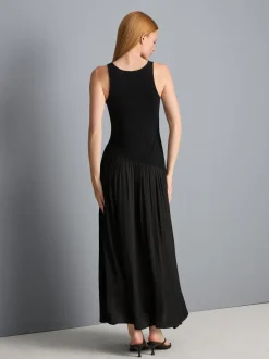 Midikleid mit tiefer Taille