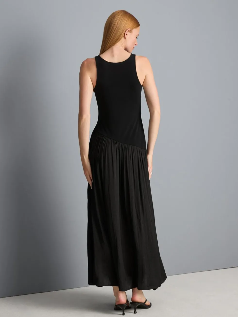 Midikleid mit tiefer Taille