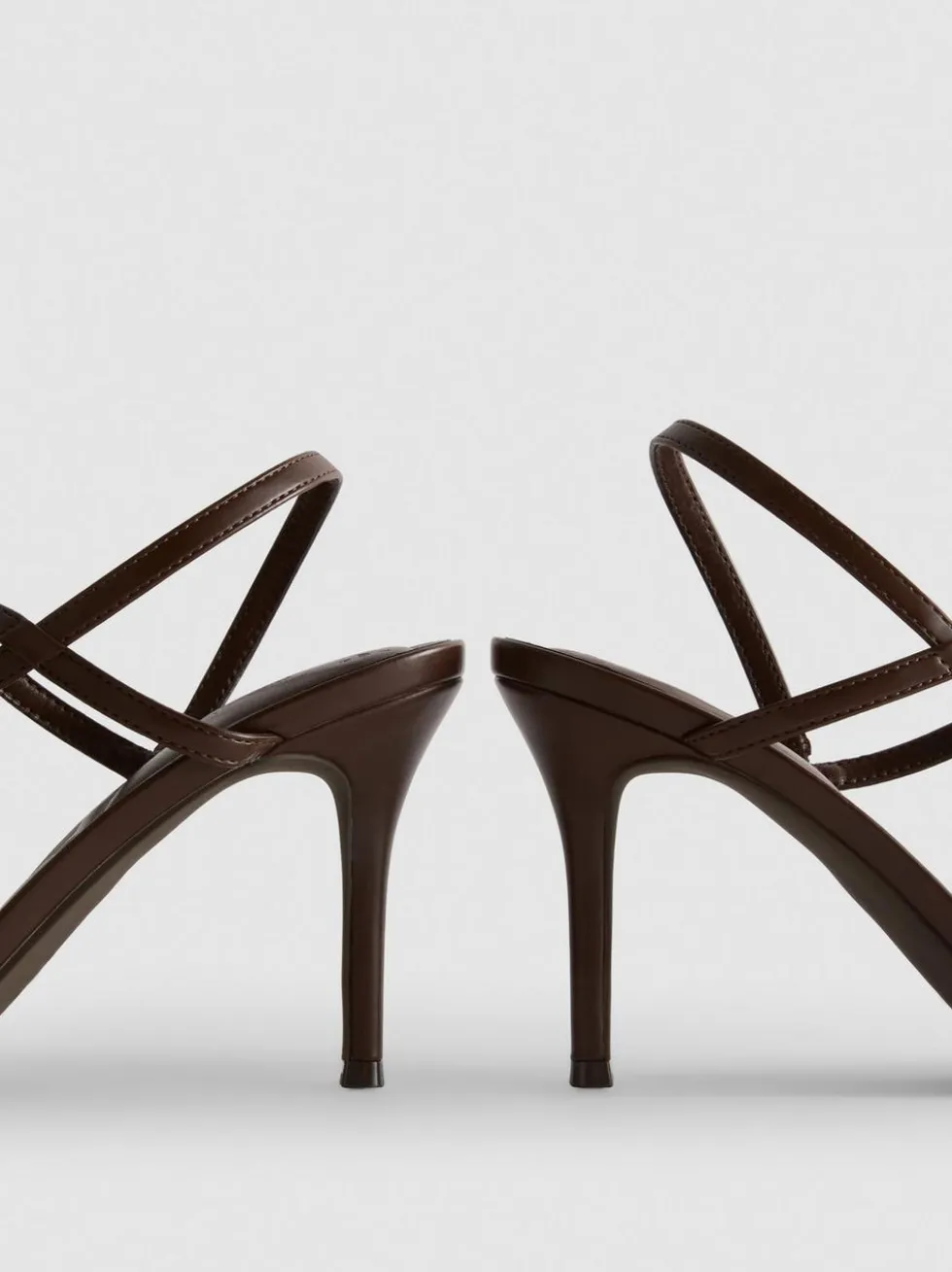 Minimalistische Sandalen mit Absatz