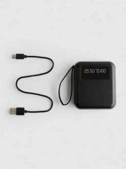Powerbank mit integrierten Ladekabeln, 10 000 mAh
