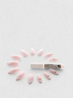 PS… Pro spitze Kunstnägel mit Gel-Effekt
