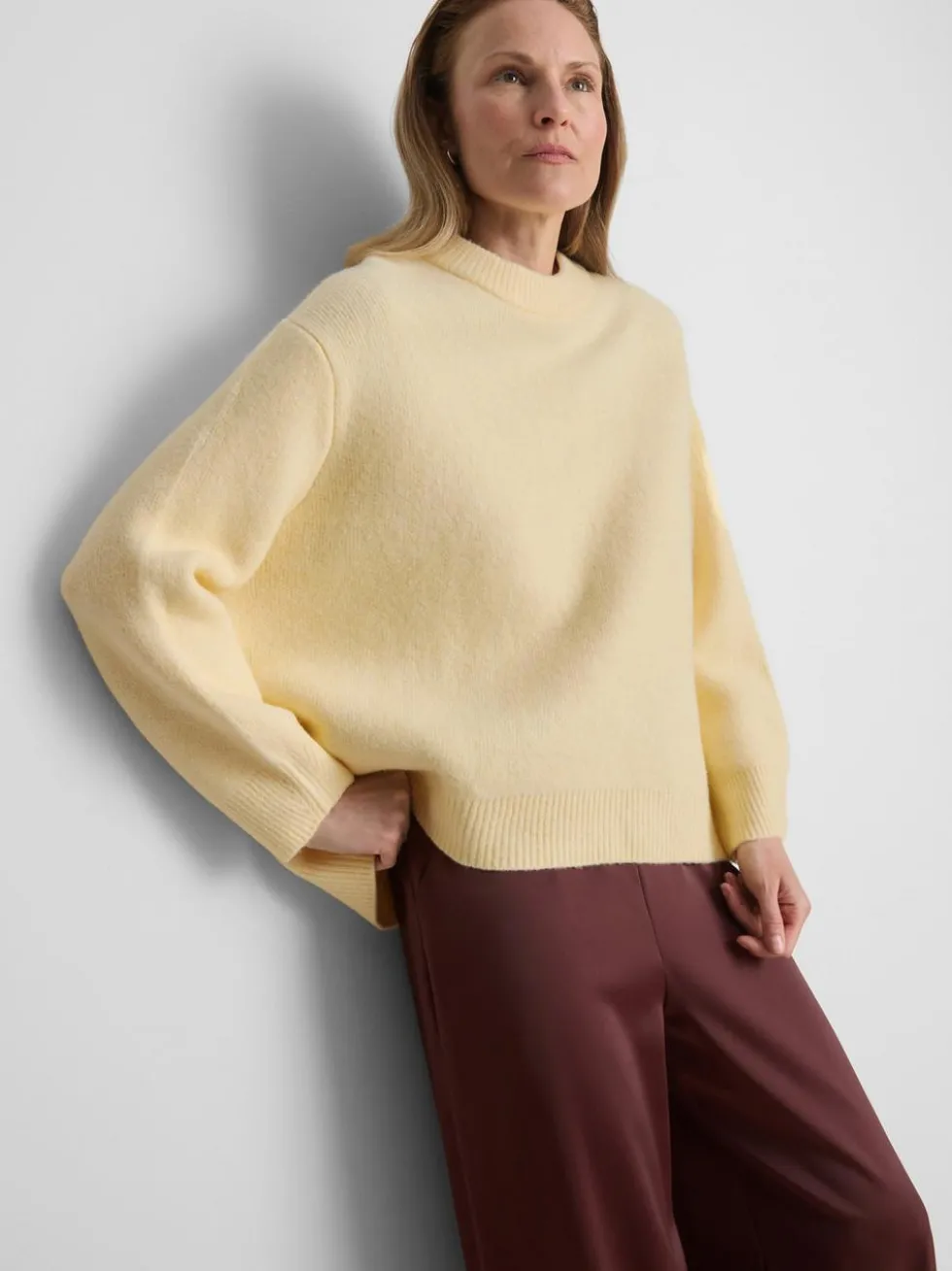 Pullover aus Wollgemisch mit Rundhalsausschnitt im Oversized-Look