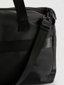 Reisetasche mit mehreren Reißverschlussfächern