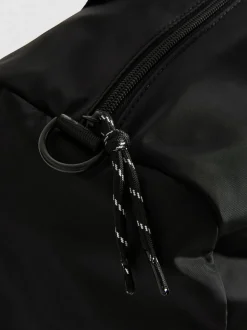 Reisetasche mit mehreren Reißverschlussfächern