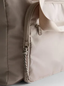 Reisetasche mit mehreren Reißverschlussfächern