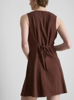 Ärmelloses Minikleid mit V-Ausschnitt