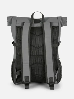 Rucksack mit eingerollter Öffnung