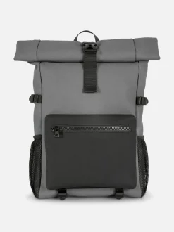 Rucksack mit eingerollter Öffnung