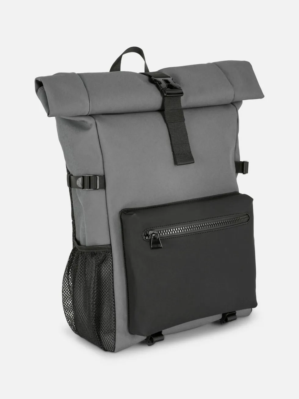 Rucksack mit eingerollter Öffnung