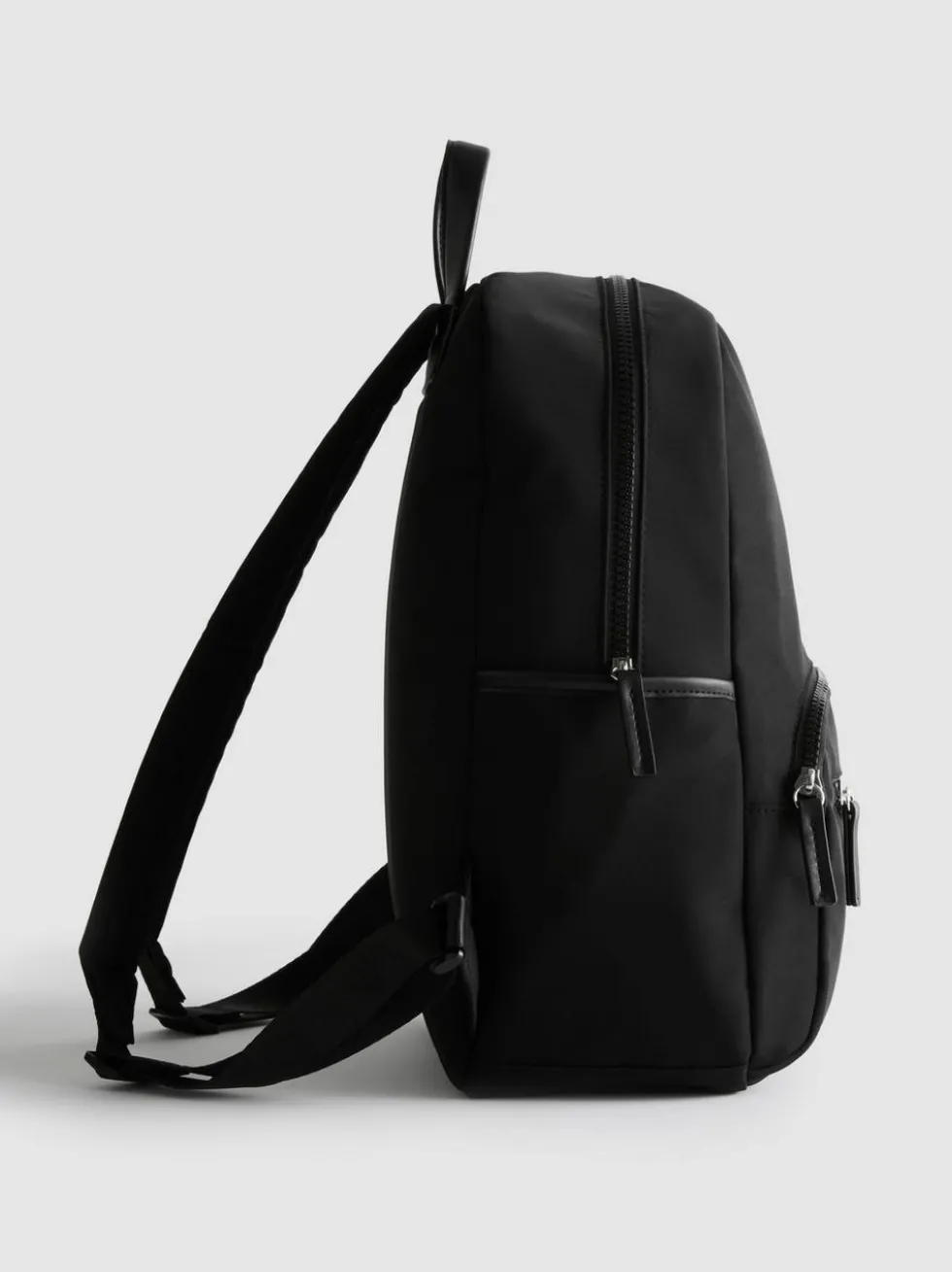 Rucksack mit Reißverschlussfach
