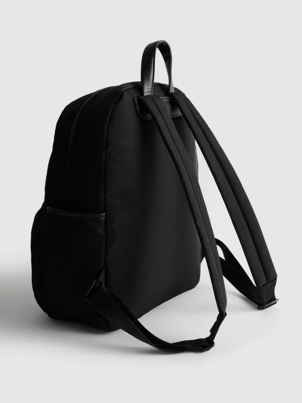 Rucksack mit Reißverschlussfach