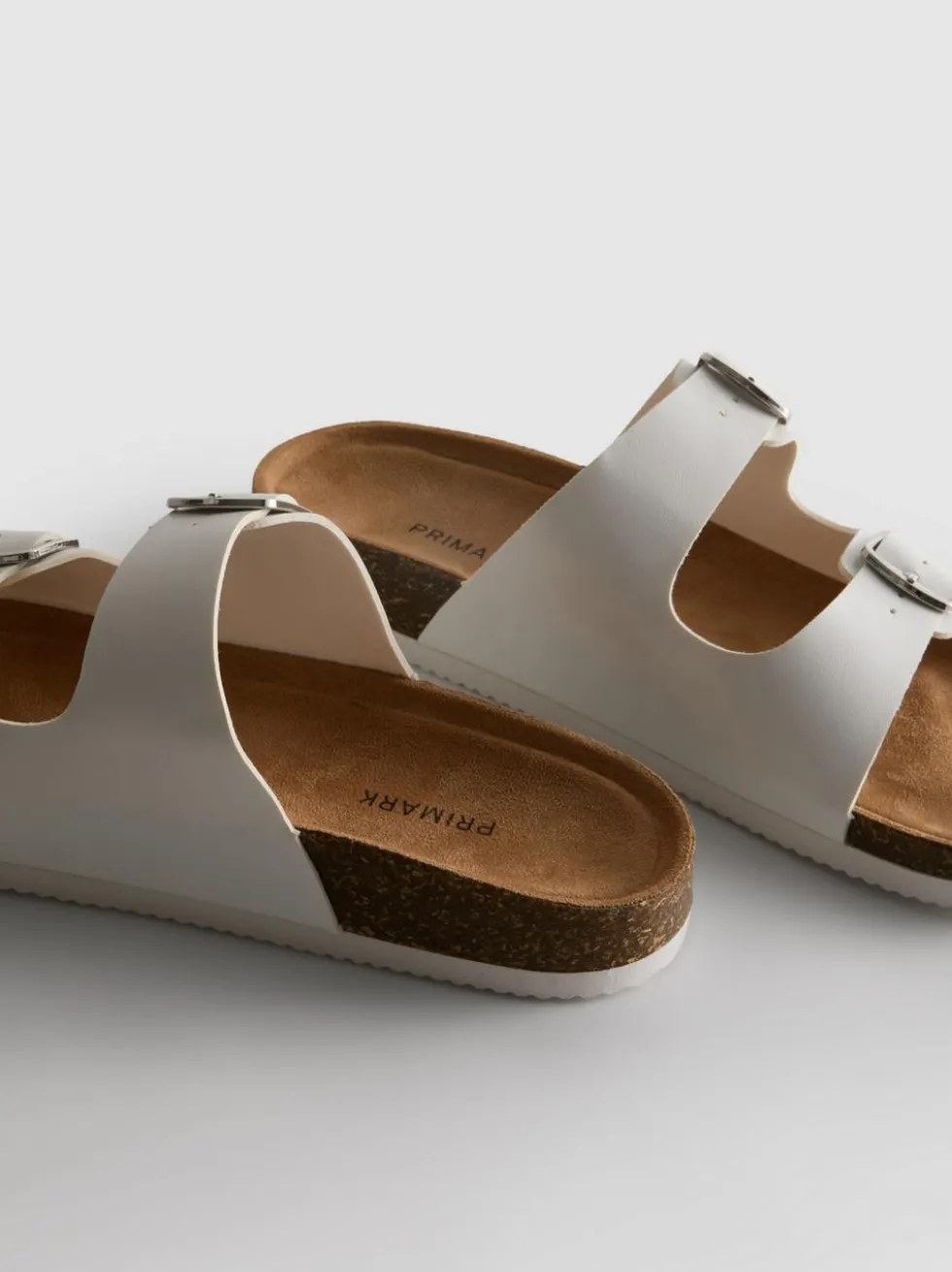 Sandalen mit Doppelschnallenriemen