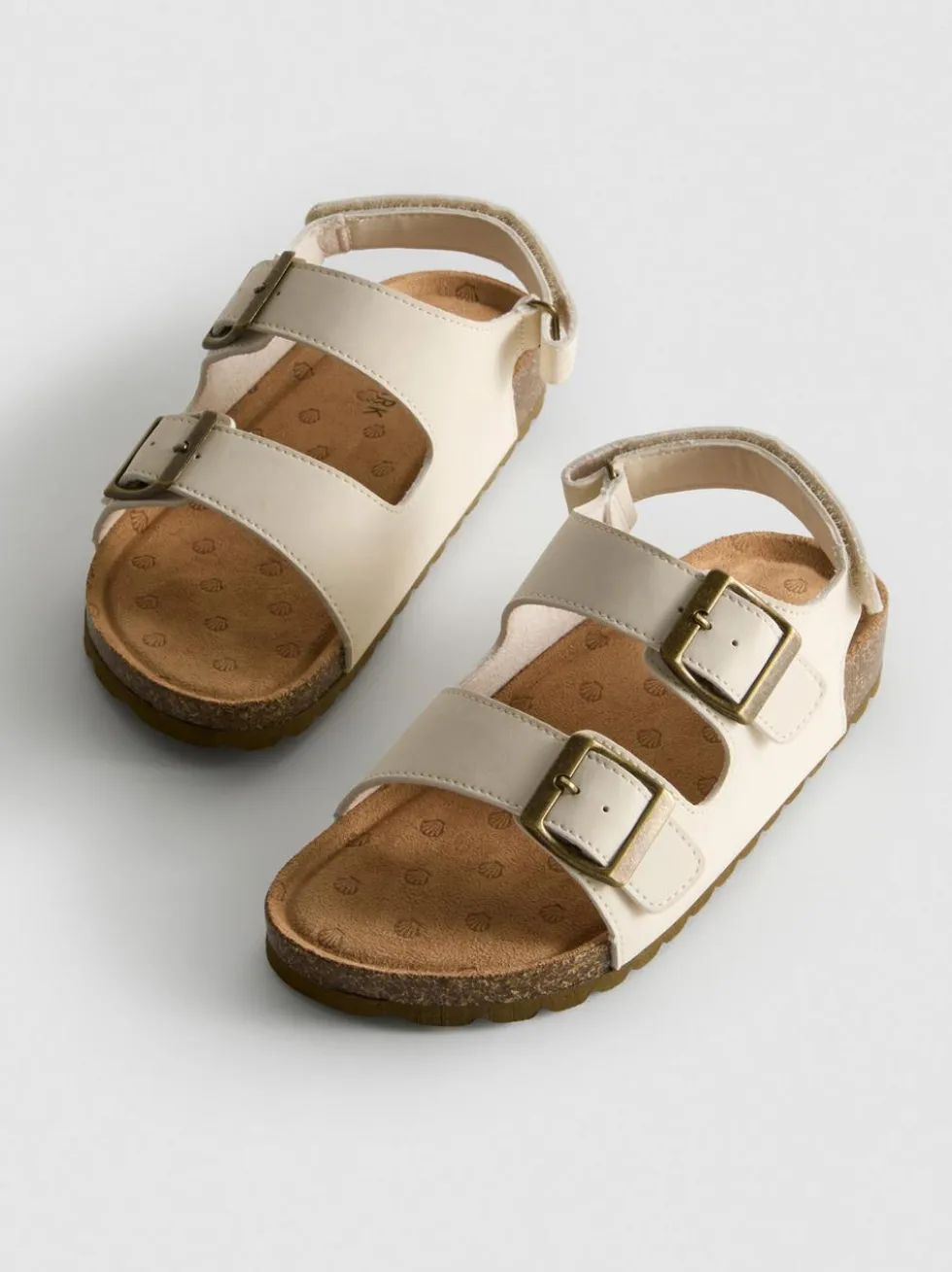 Sandalen mit doppelten Schnallenriemen