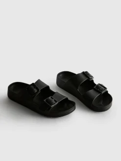 Sandalen mit Schnallenriemen und dicker Sohle