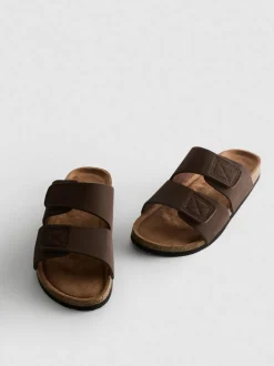 Sandalen mit zwei Riemen