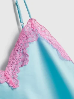 Satin-Schlafanzugträgertop mit Spitzenbesatz