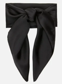 Schlichtes Halstuch aus Satin