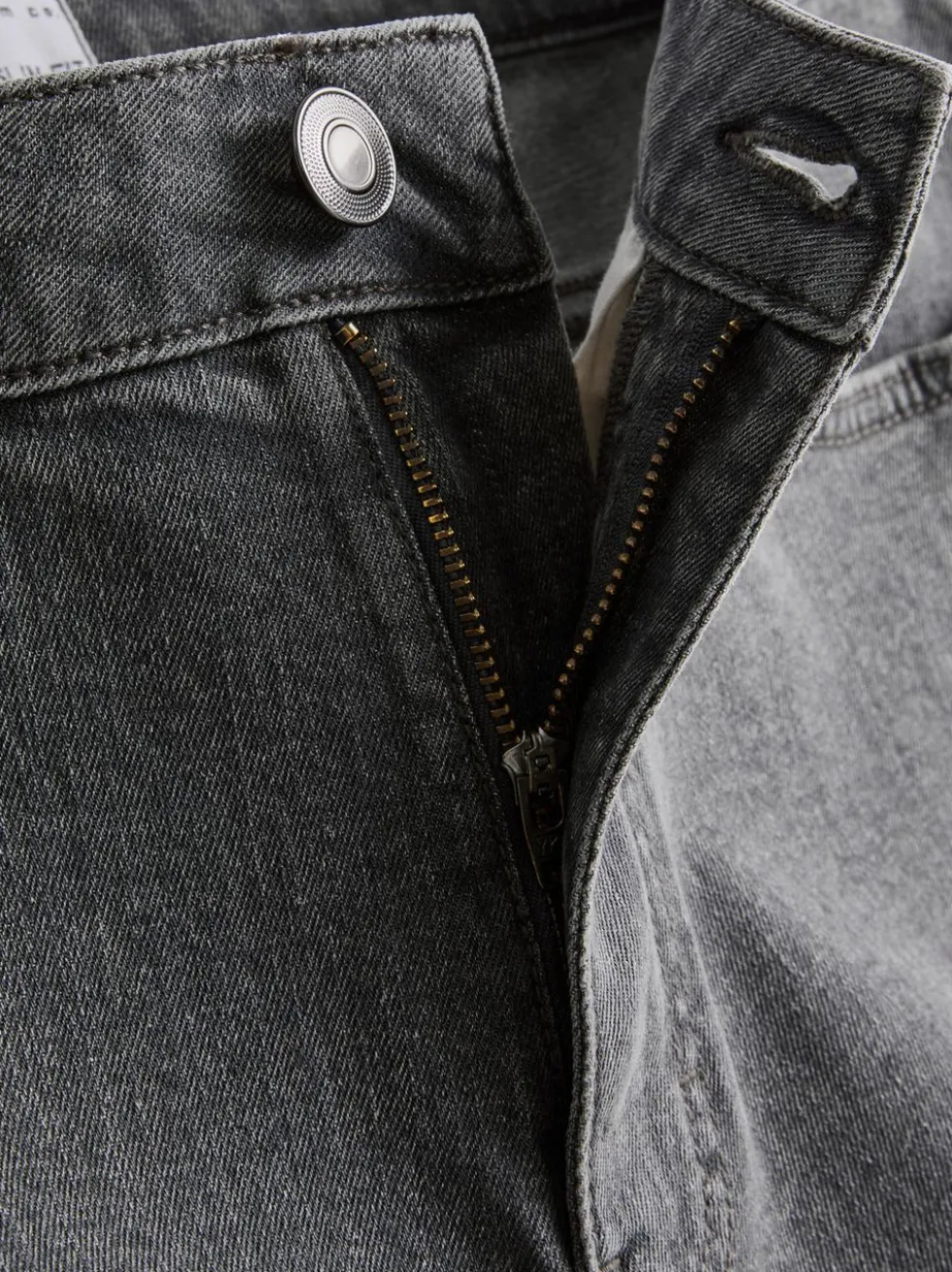 Schmale Jeansshorts mit mittlerer Leibhöhe