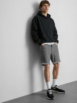 Schmale Jeansshorts mit mittlerer Leibhöhe