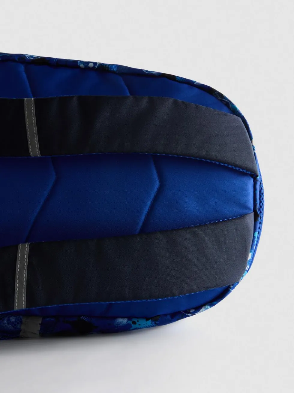 Schulrucksack mit Fußball-Grafik