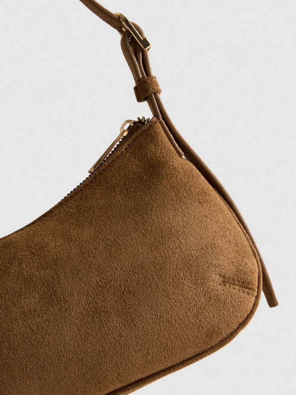 Schultertasche in Wildleder-Optik