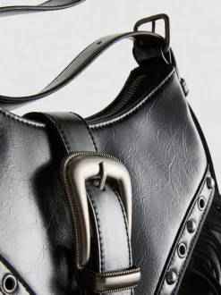 Schultertasche mit Fransen und Schnalle