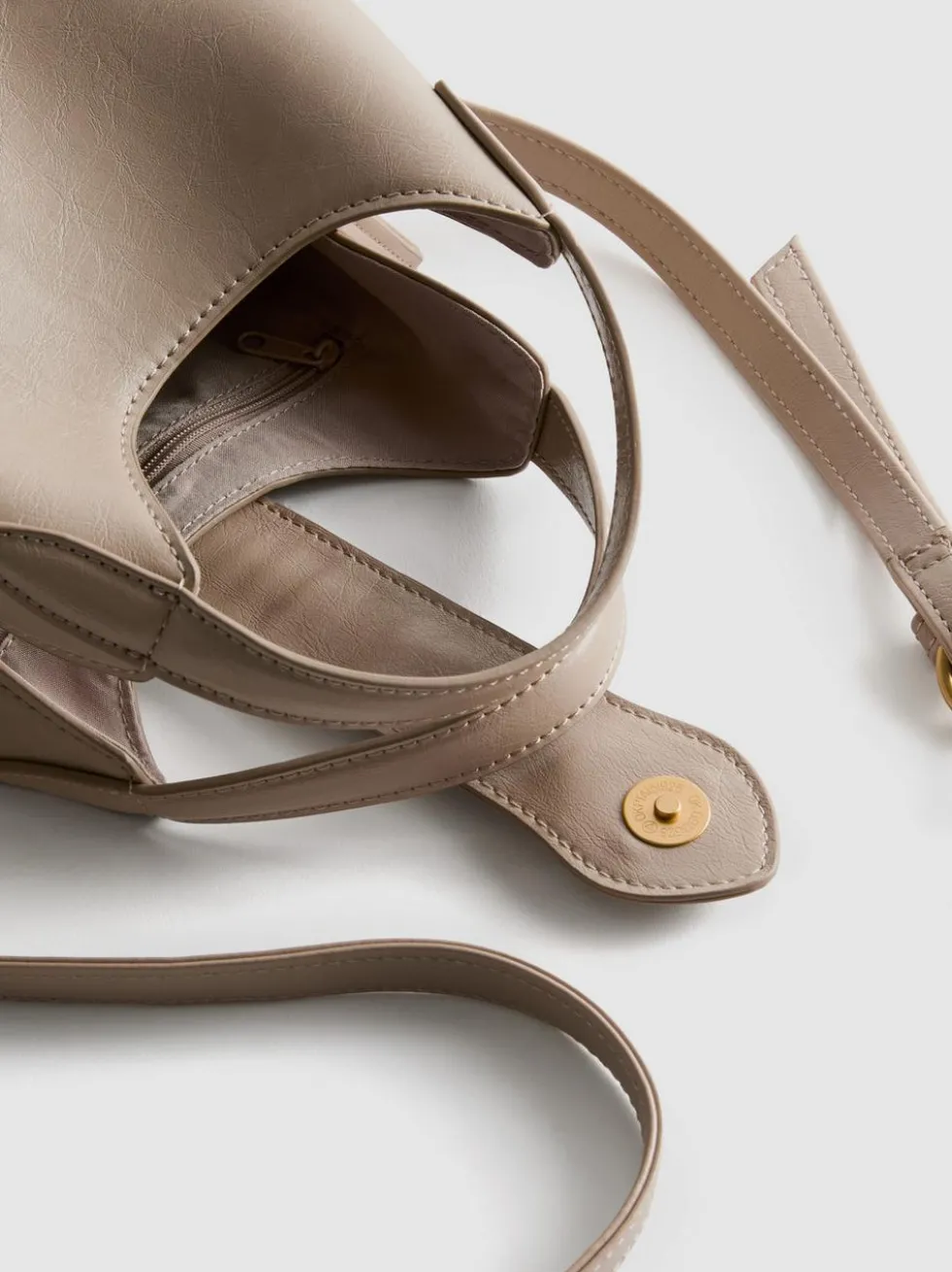 Schultertasche mit Henkeln