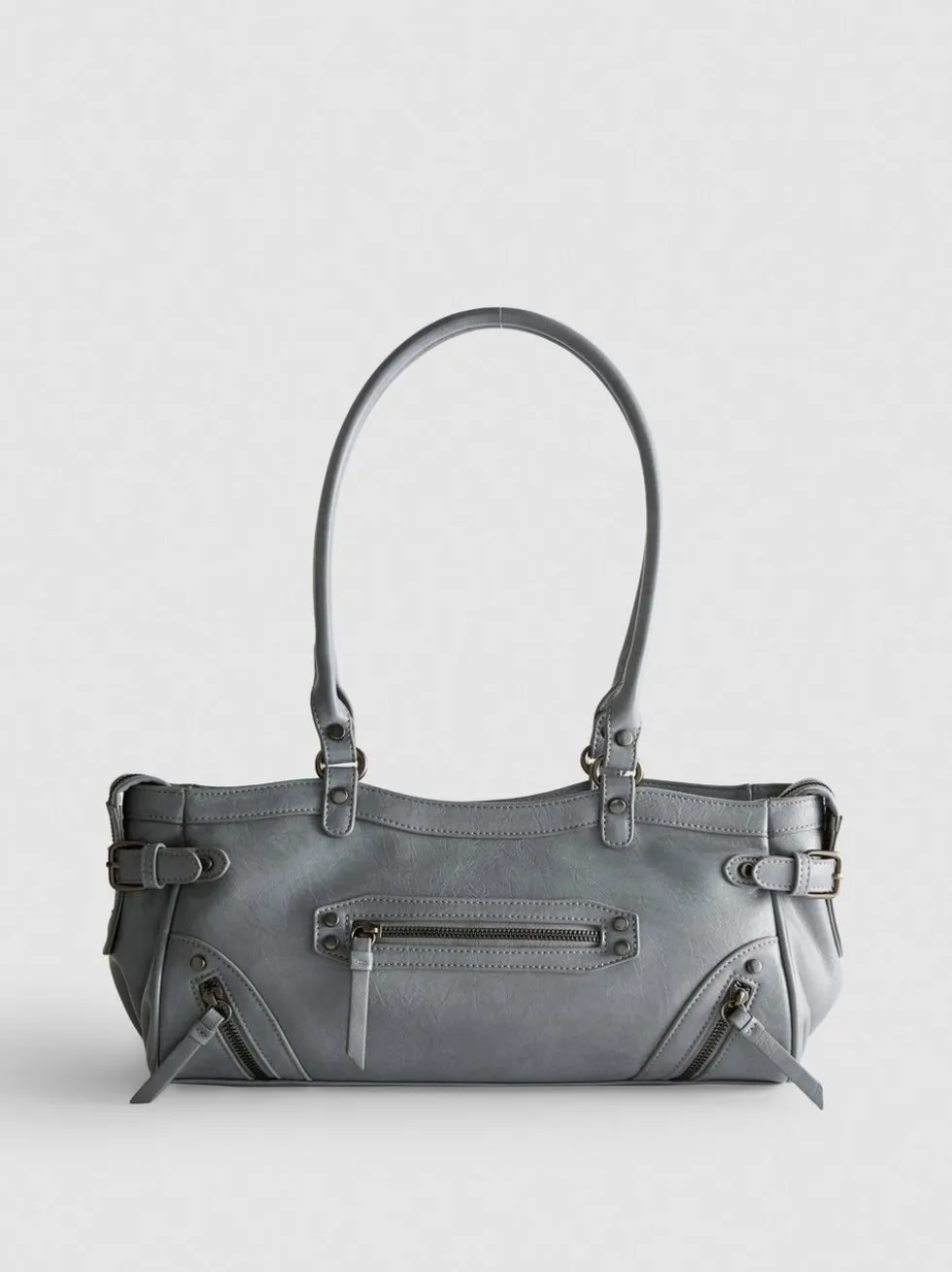 Schultertasche mit Zierschnallen